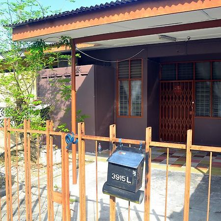 Homestay Kota Bharu, Telipot Екстер'єр фото